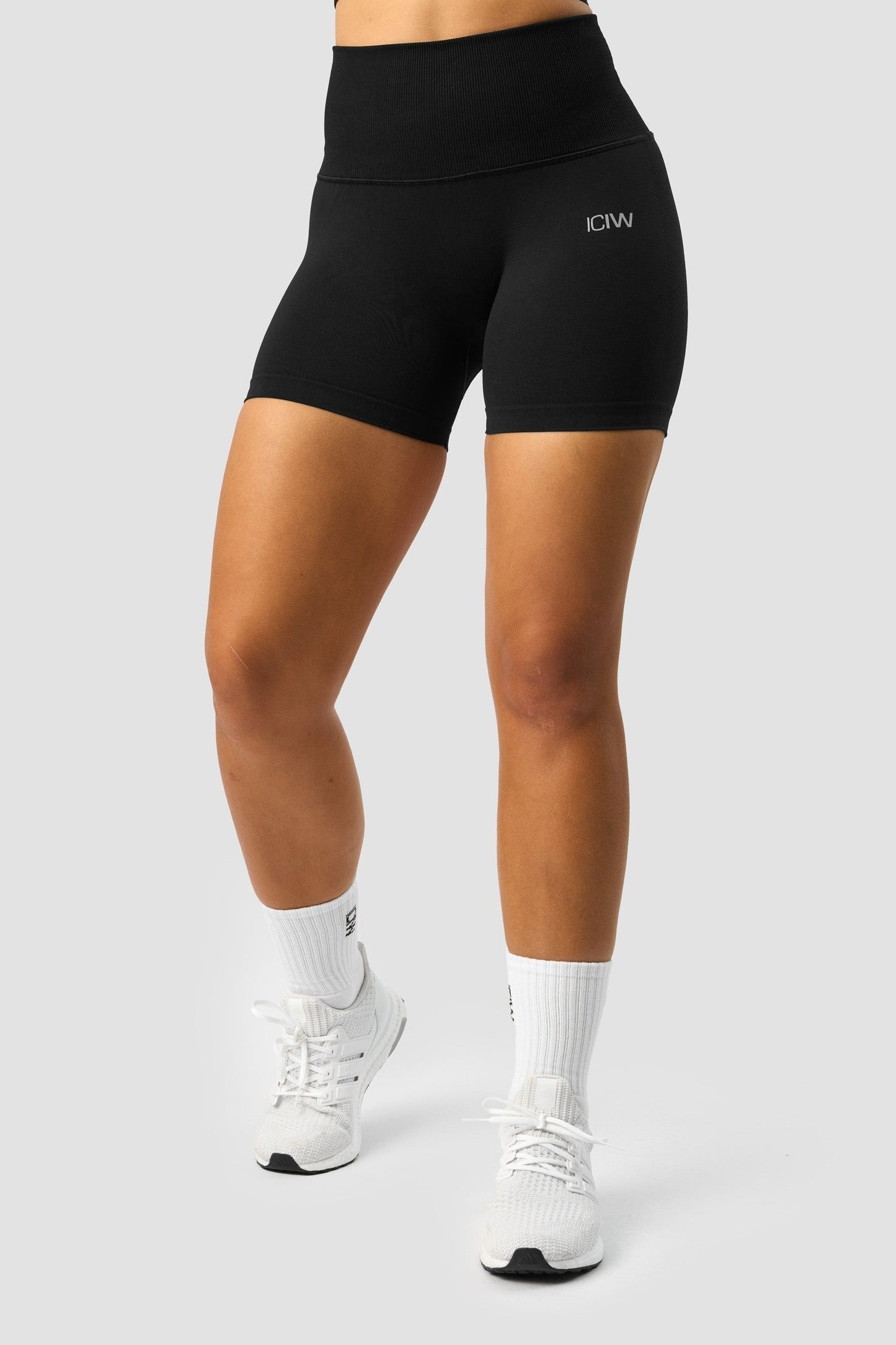 Define Seamless Pocket Shorts - Black - for kvinde - ICANIWILL - Shorts