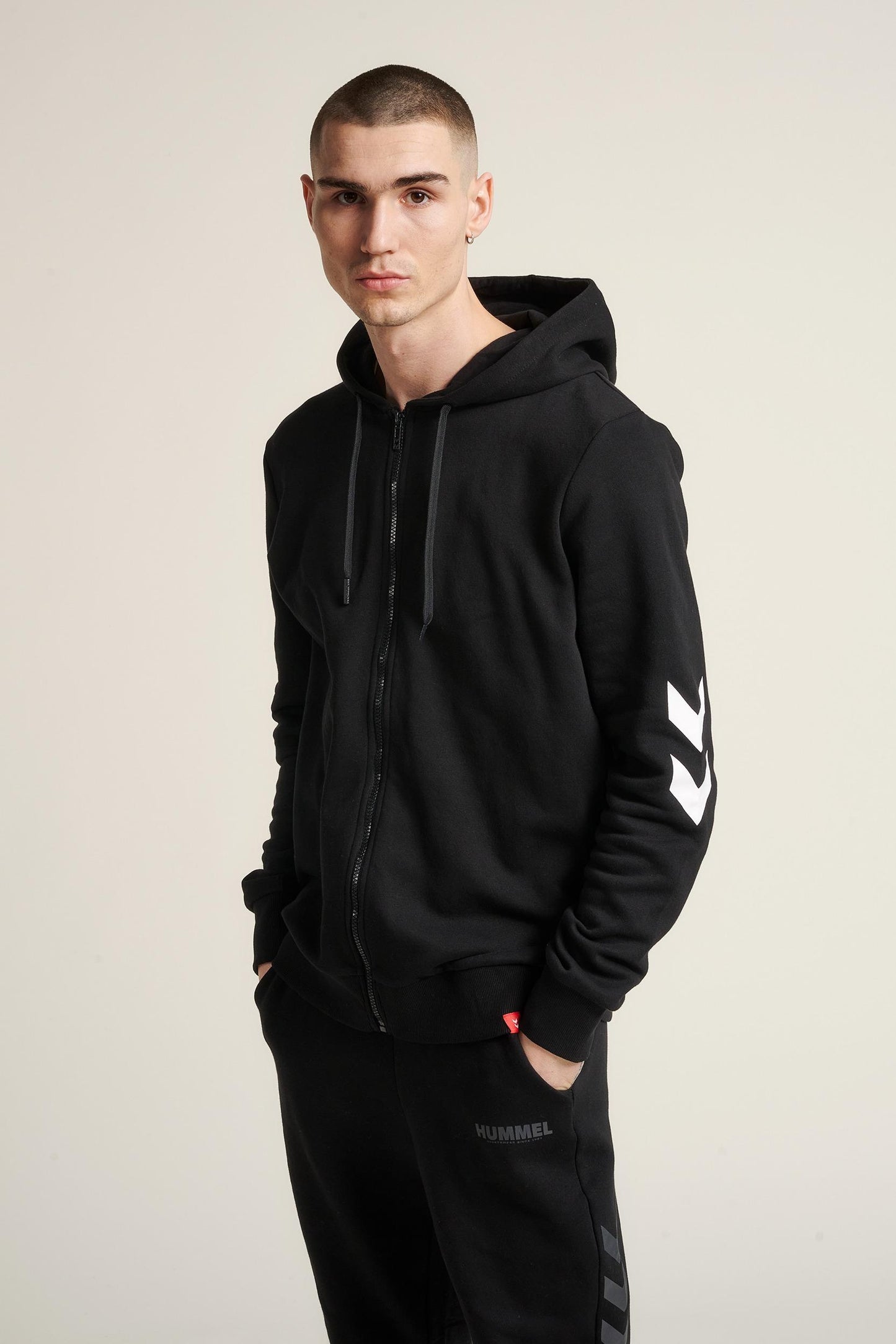 HUMMEL - Hmllegacy Zip Hoodie - Black