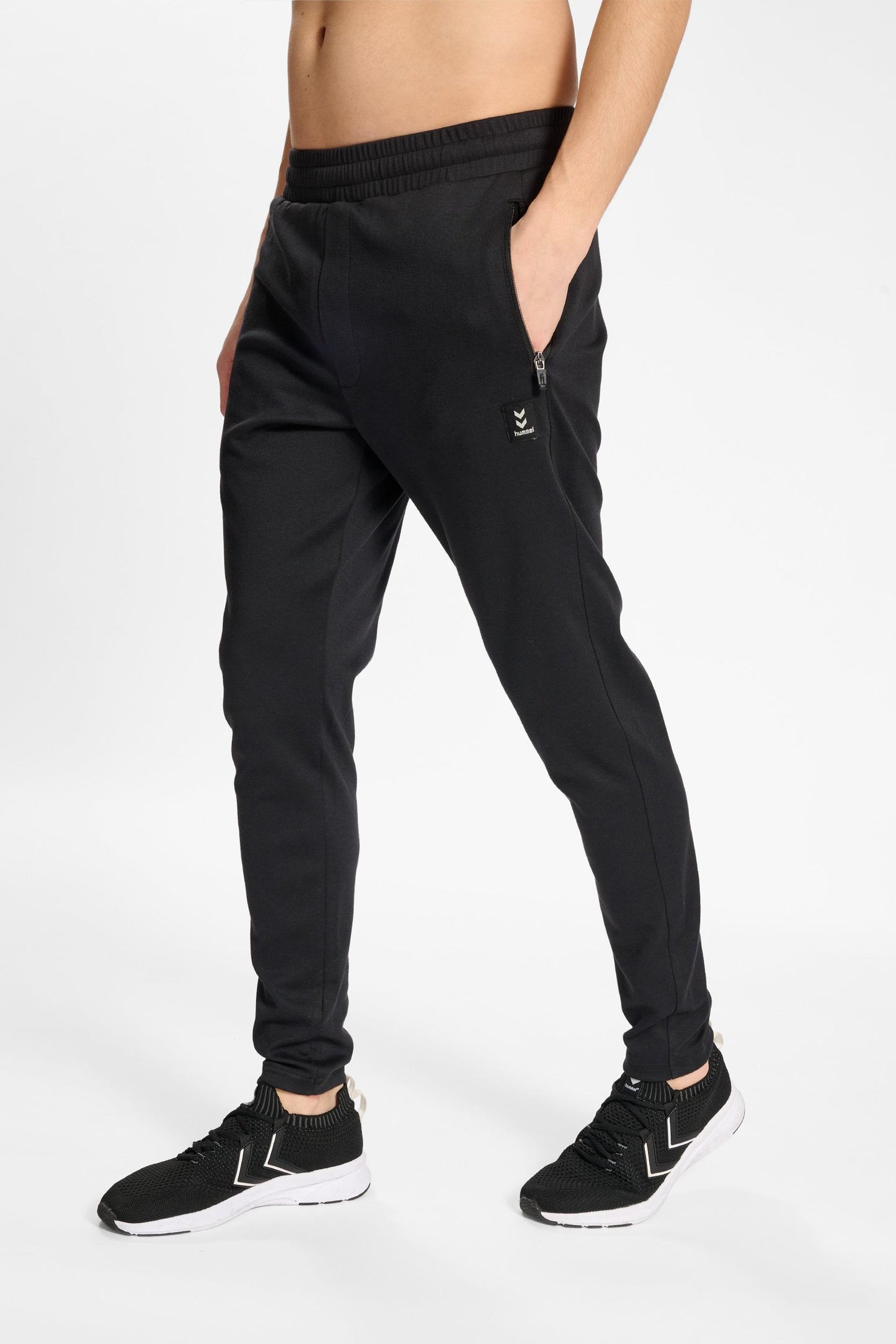 HUMMEL - Hmlmt Interval Tapered Pants - Black