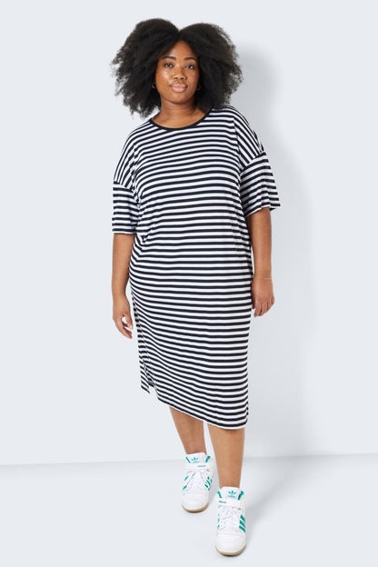 NOISY MAY - Mayden 2/4 Dress Curve - Black