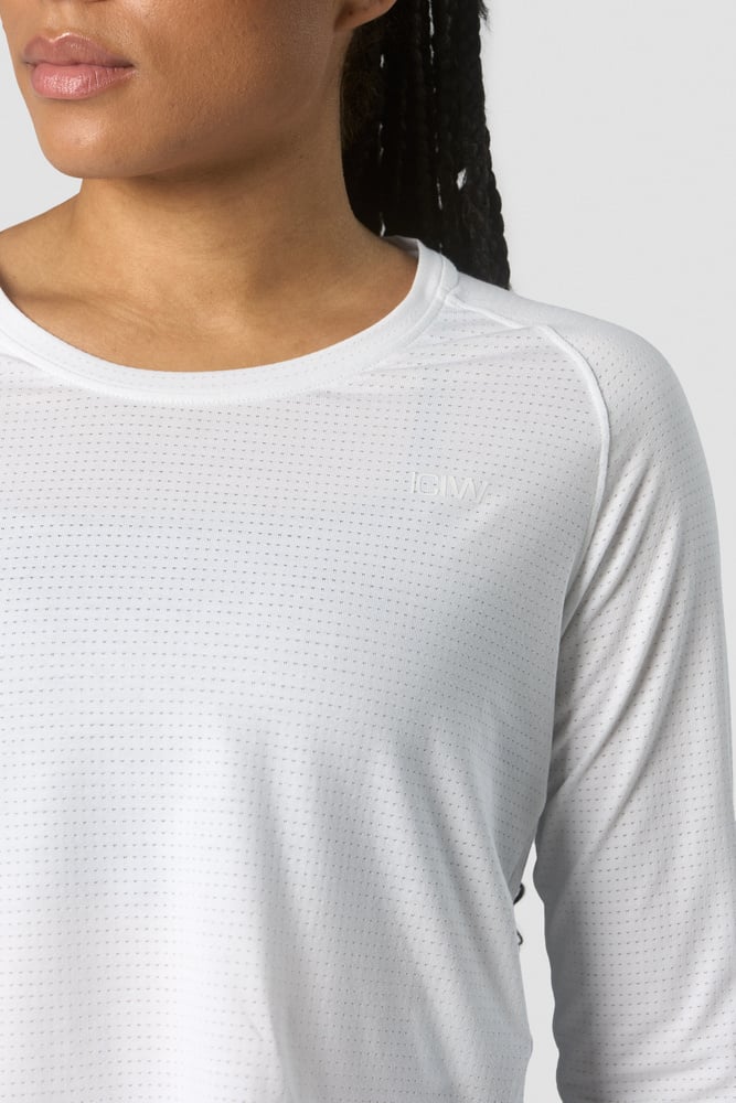 stride cropped long sleeve wmn white